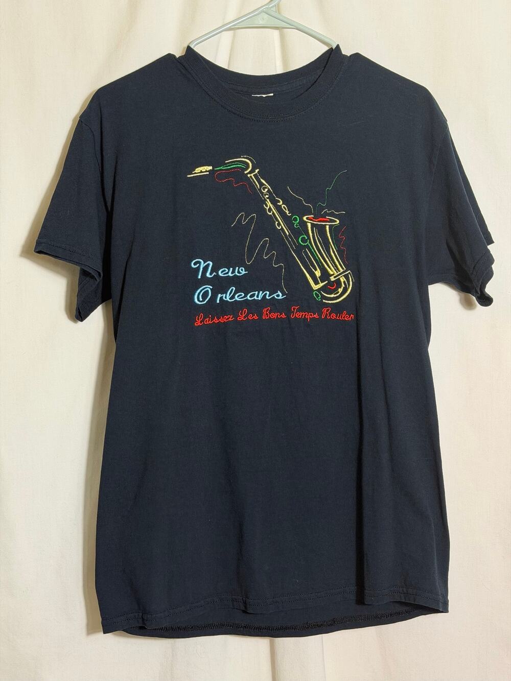 New Orleans Embroidered Jazz Saxophone T-Shirt Black Graphic Tee Adult Medium